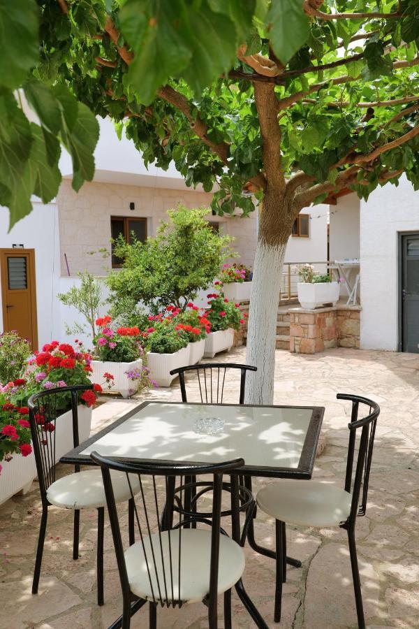 Guest House Gerard Ksamil Exterior foto